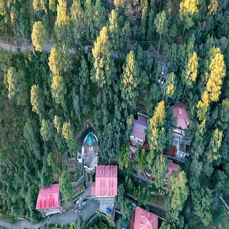 The Canadian Woods Resort Nainital Bagian luar foto