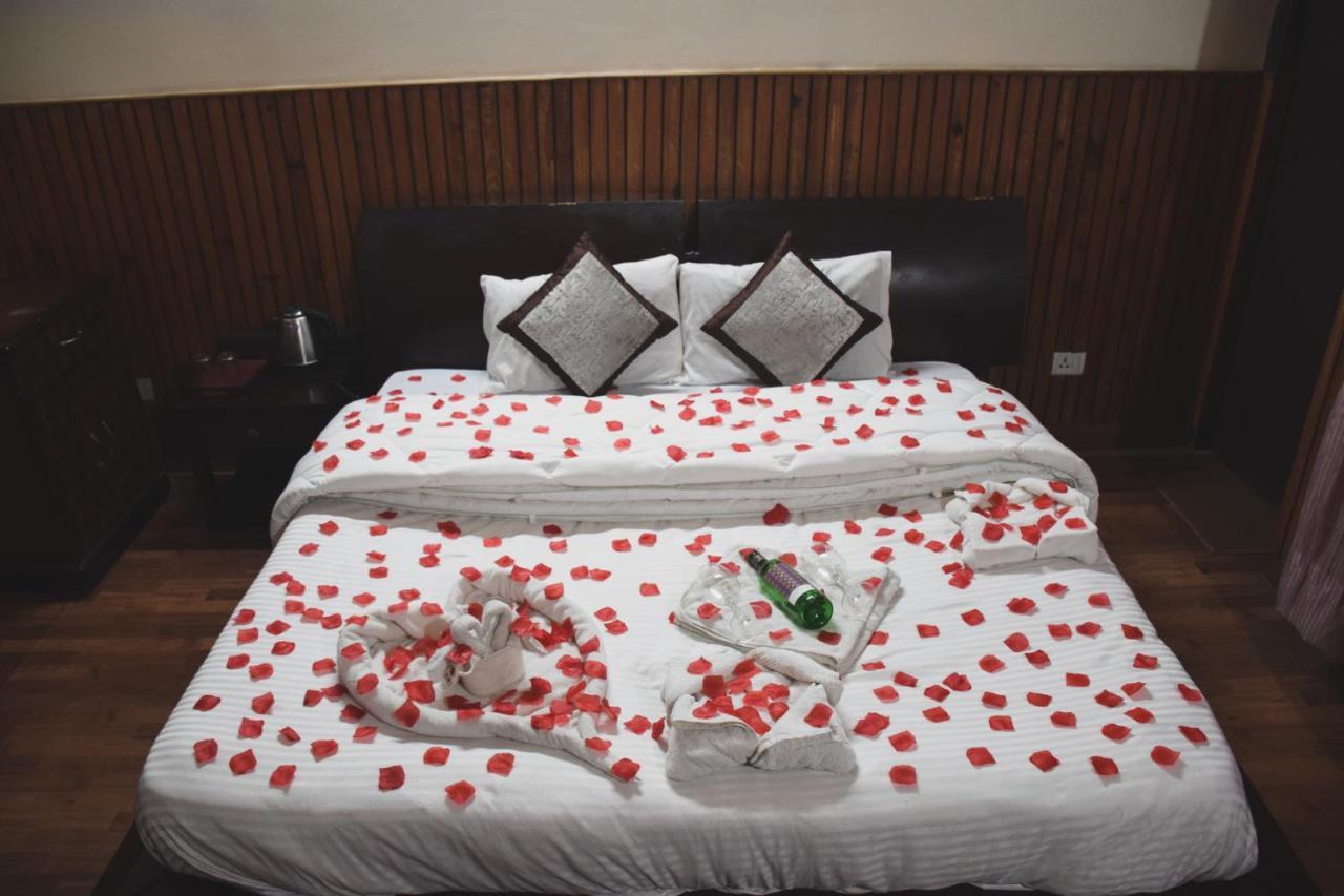 The Canadian Woods Resort Nainital Bagian luar foto