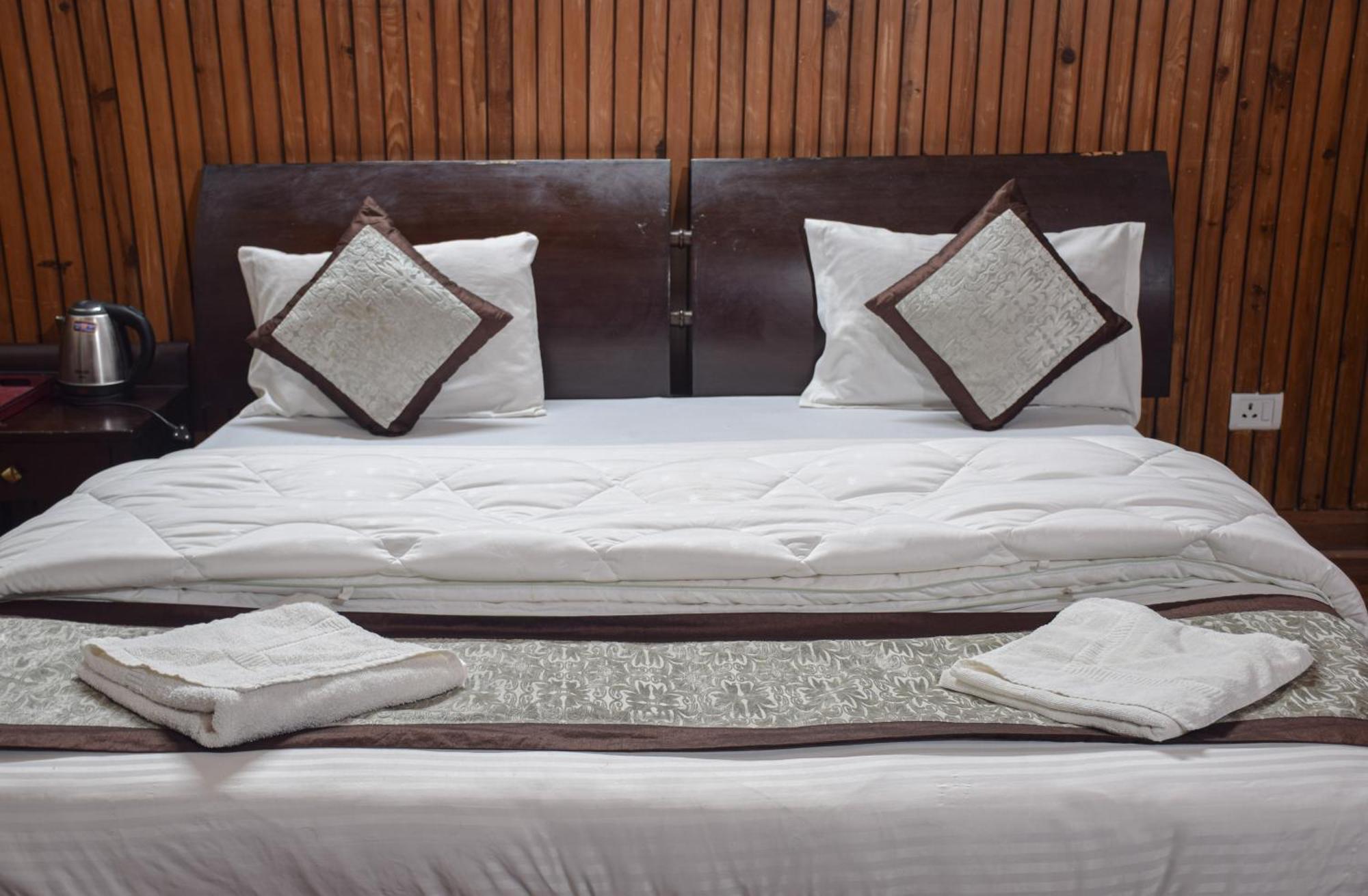 The Canadian Woods Resort Nainital Bagian luar foto