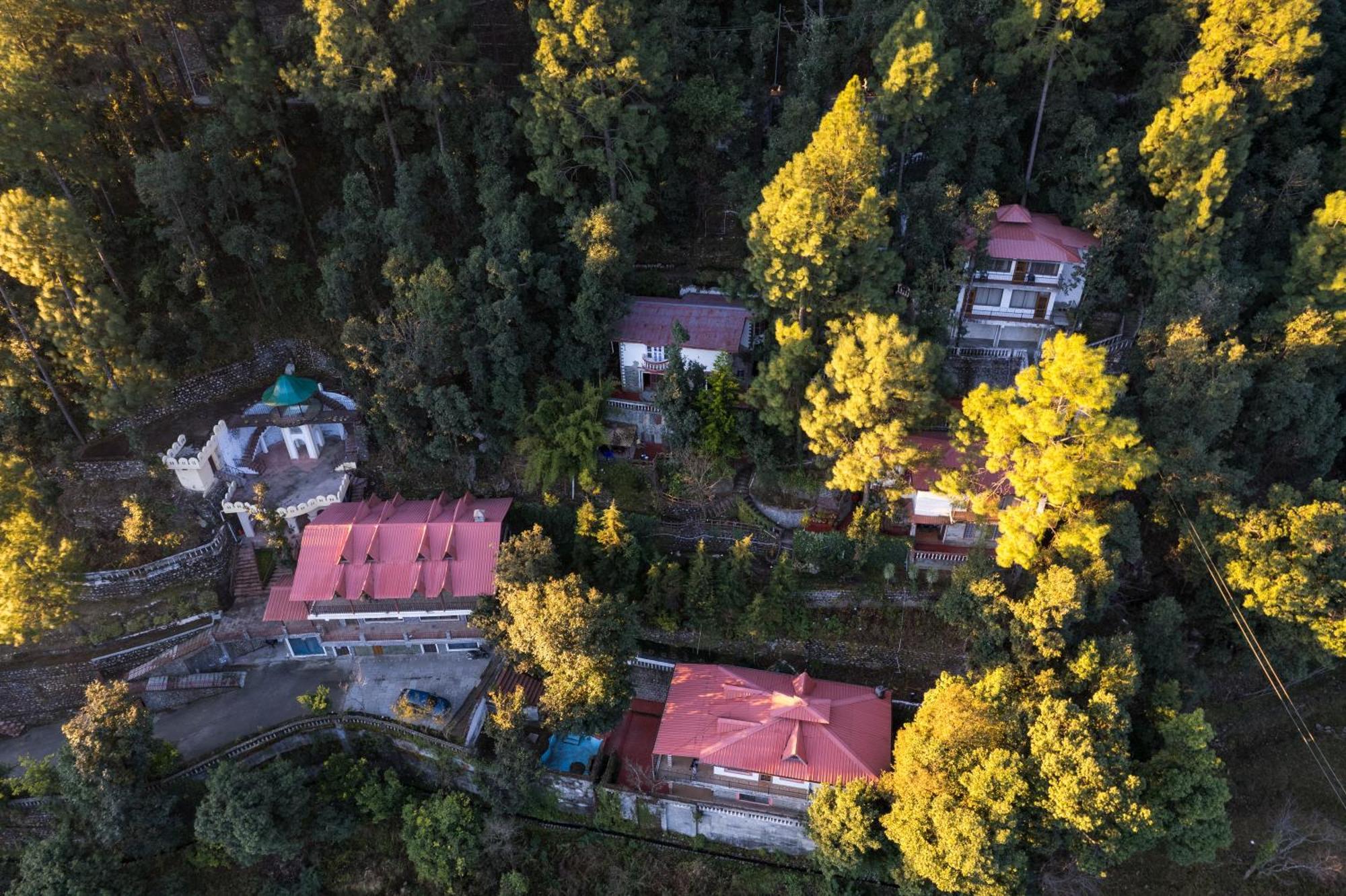 The Canadian Woods Resort Nainital Bagian luar foto
