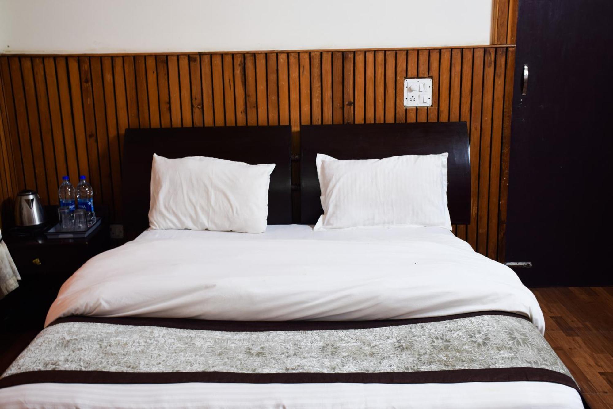 The Canadian Woods Resort Nainital Ruang foto